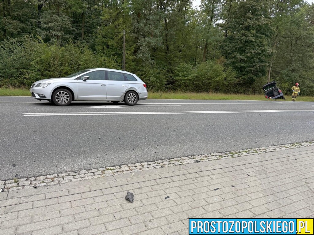 zderzenie 3 samochodów w Lędzinach, droga Opole Ozimek, DK 46 zablokowana, wypadek w Opolu, Wypadek, zderzenie trzech aut,