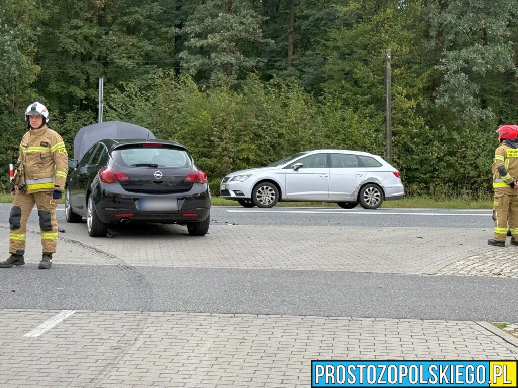 zderzenie 3 samochodów w Lędzinach, droga Opole Ozimek, DK 46 zablokowana, wypadek w Opolu, Wypadek, zderzenie trzech aut,