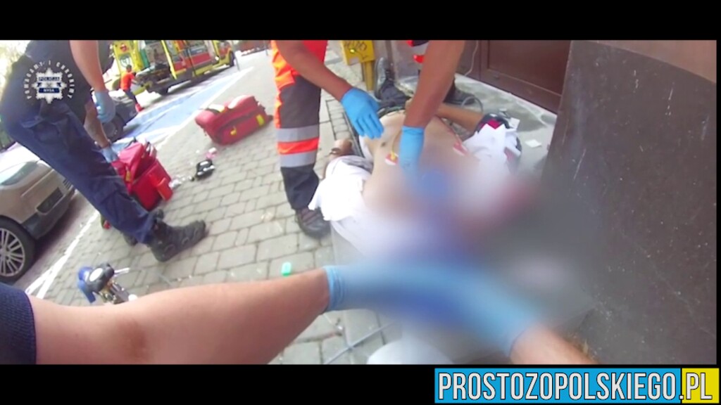 Dramatyczna akcja w Nysie. Świadek i policjanci uratowali życie 63-latka