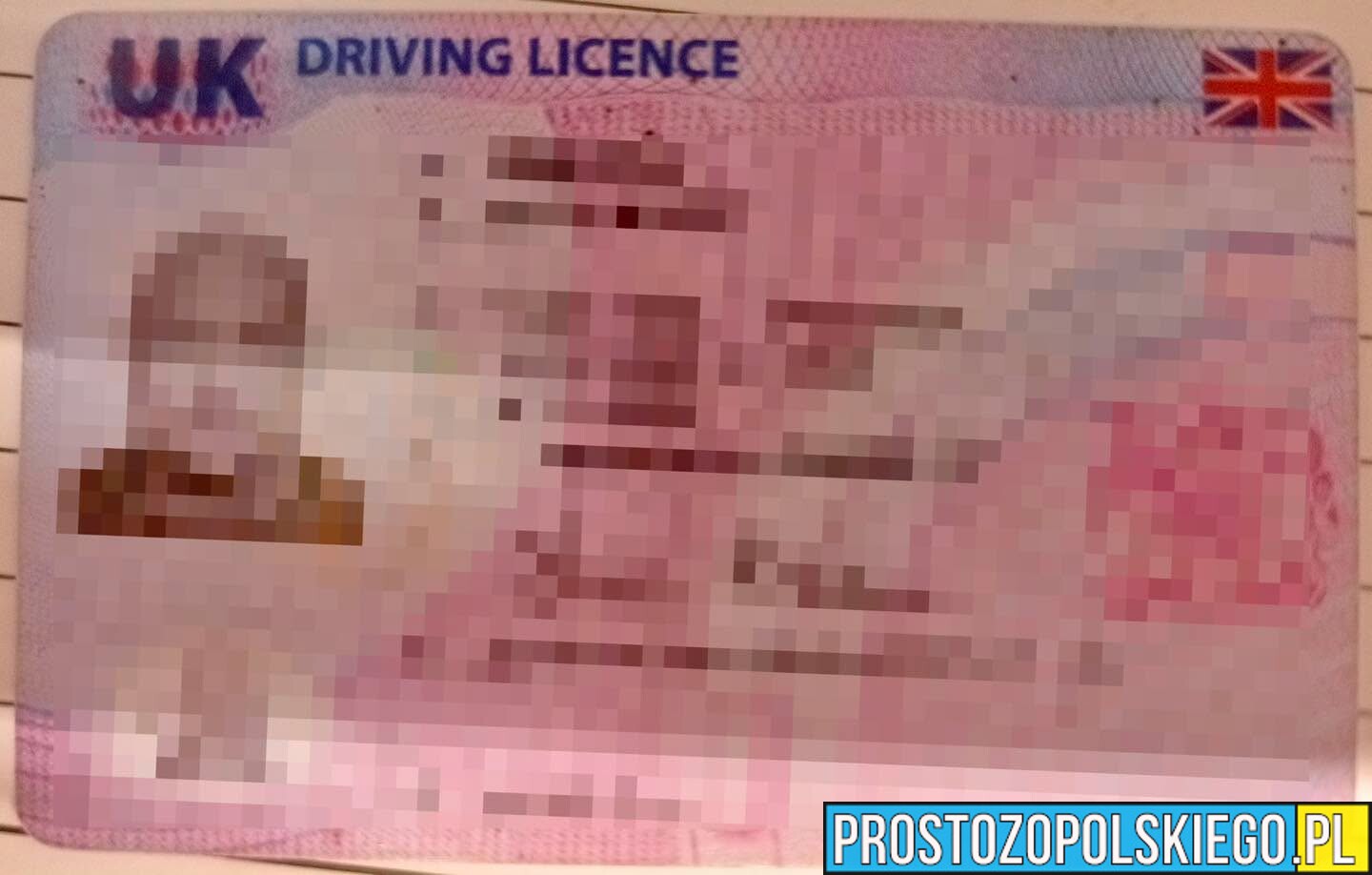 Fałszywe brytyjskie prawo jazdy i narkotyki. 38-latek wpadł podczas kontroli w Krapkowicach