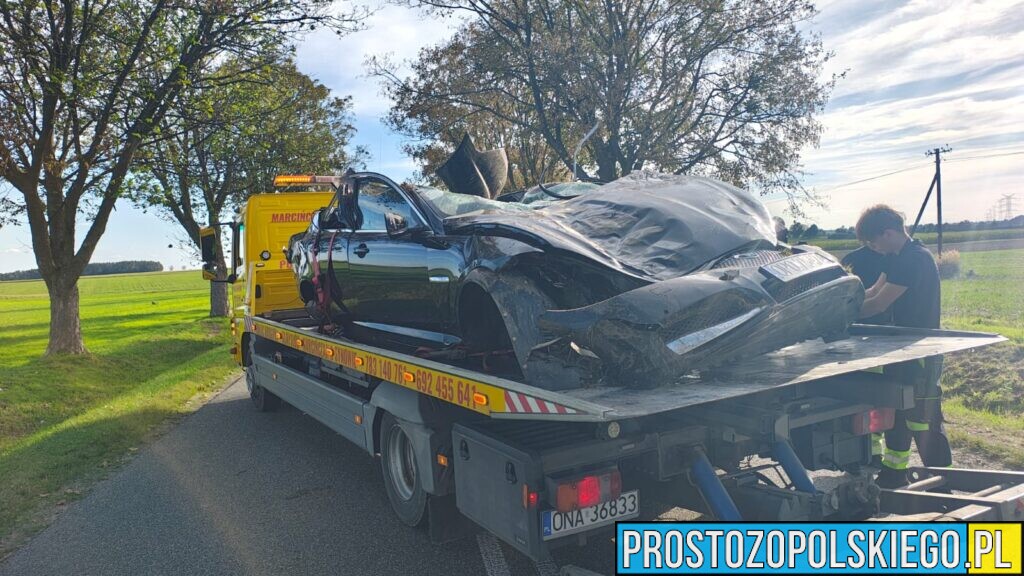 Tragiczny wypadek na DW454. Zginął 26-letni kierowca Jaguara