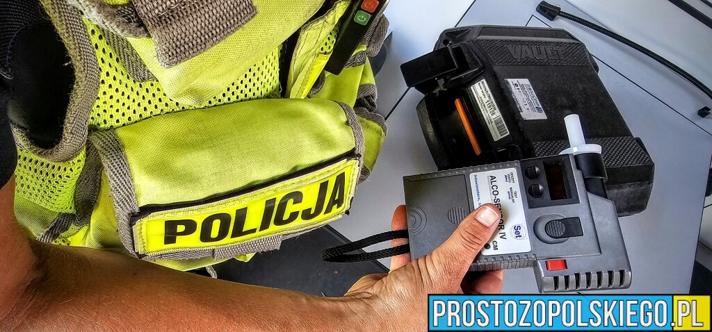 Prawie 2 promile i jazda na uszkodzonych felgach. 58-latek zatrzymany przez policję