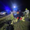 Dachowanie samochodu na DK 11 w Sarnowie. Kierowca wyszedł z auta o własnych siłach