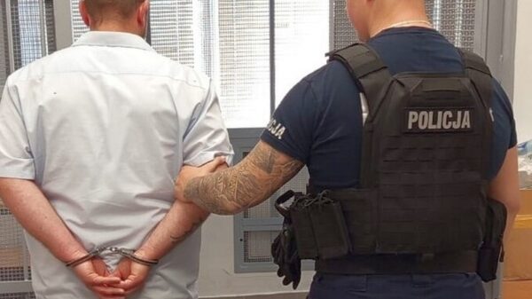 Poszukiwany listem gończym zatrzymany przez policjantów z Kietrza. Odbędzie rok więzienia