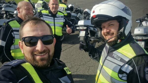 Slalomy, zakręty i awaryjne hamowanie. Policjanci z Nysy trenowali na motocyklach