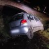 Miał tylko wyjąć wędki z auta. Skończył w rowie i bez prawa jazdy