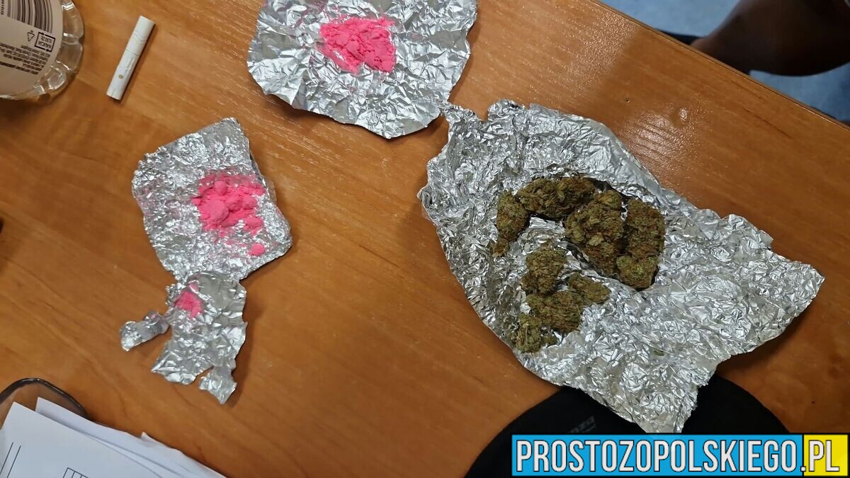 Marihuana i MDMA ukryte pod ubraniem. Policjanci zatrzymali 20-latka z Prudnika