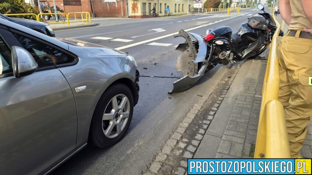 Wypadek na DK45 w Zawadzie. Motocyklista trafił do szpitala