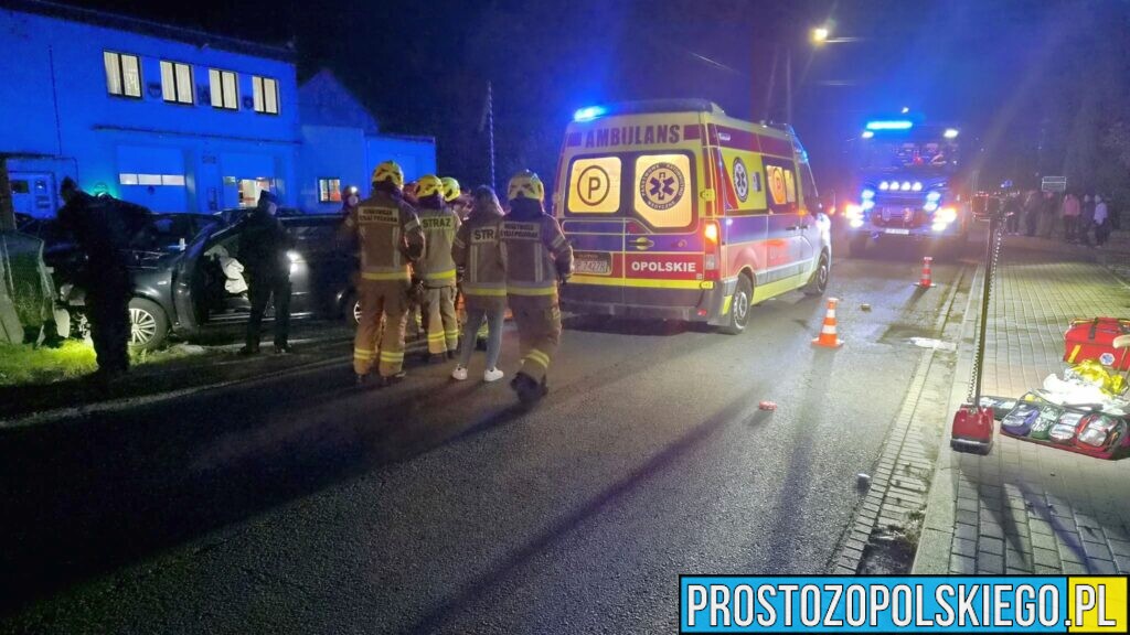 Wypadek przy remizie strażackiej w Zagwiździu. Kierowca trafił do szpitala