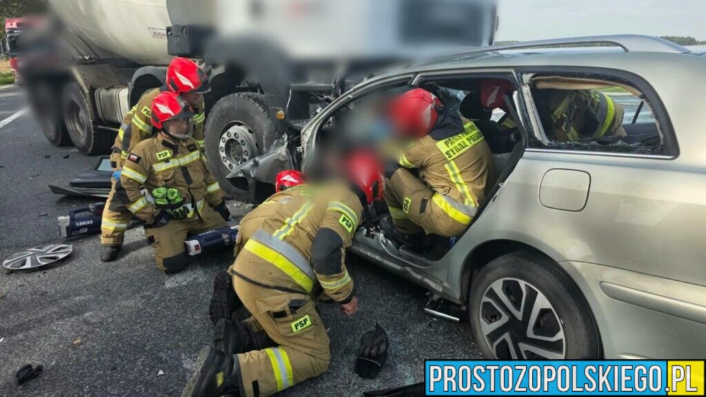 Poważny wypadek na DK94 w Strzelcach Opolskich. Kierowca Toyoty w ciężkim stanie
