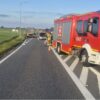 Zderzenie dwóch samochodów na obwodnicy Kuniowa. Na miejscu służby ratunkowe
