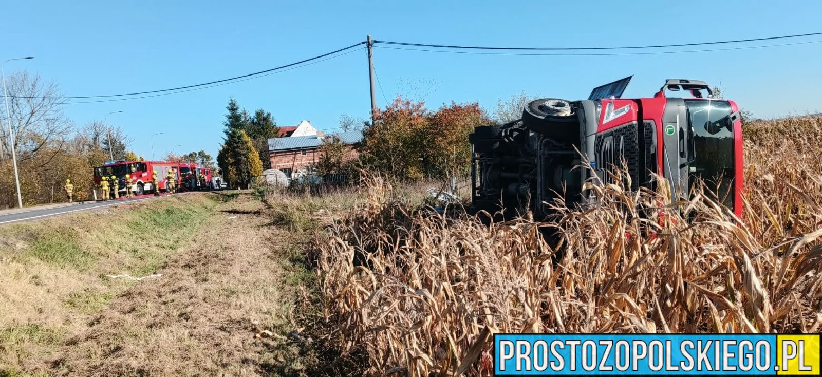 Cysterna z LPG przewróciła się w Dębinie. Utrudnienia na DK42/45